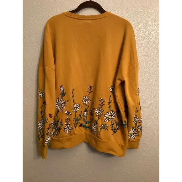 Our Universe Disney Winnie the Pooh Wildflower Crewneck - BoxLunch Exclusive M - Picture 3 of 6